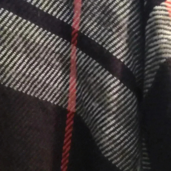 Woolrich women's one size fits all red black plaid shawl - Picture 2 of 5
